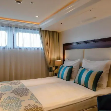Baxter Hoare Ship Ii Hotel Dusseldorf